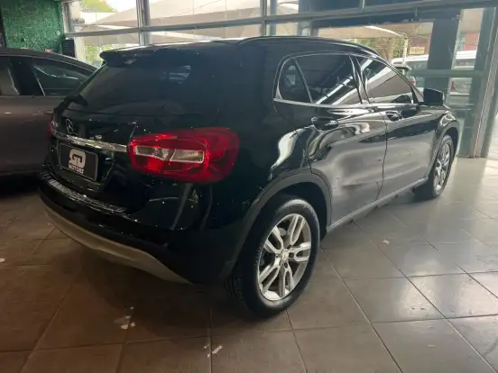 MERCEDES-BENZ-GLA 200-2016