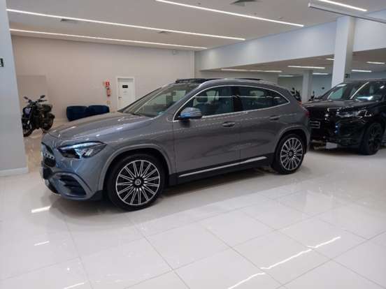 MERCEDES-BENZ-GLA 200-2024