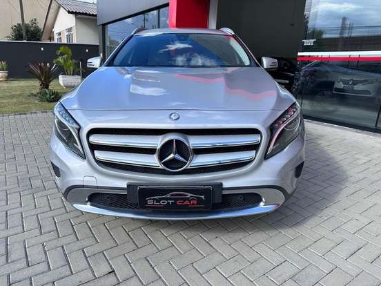 MERCEDES-BENZ-GLA 200-2016