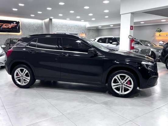 MERCEDES-BENZ-GLA 200-2018