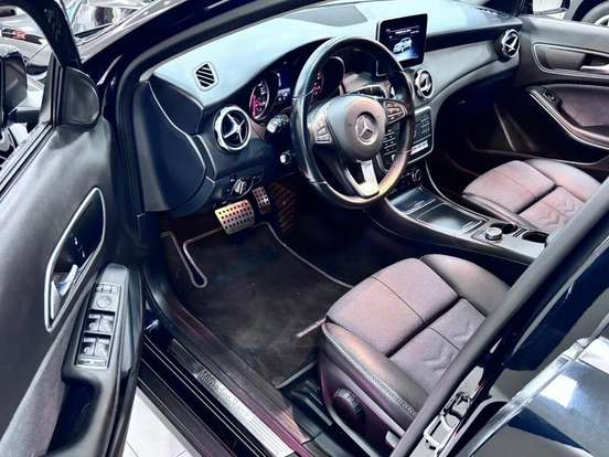 MERCEDES-BENZ-GLA 200-2018