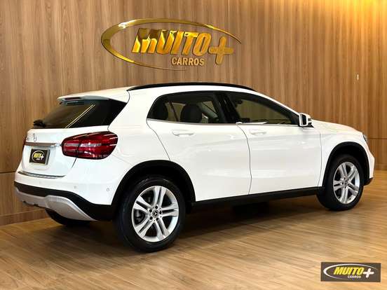 MERCEDES-BENZ-GLA 200-2019