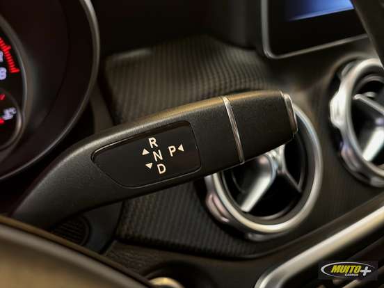 MERCEDES-BENZ-GLA 200-2019