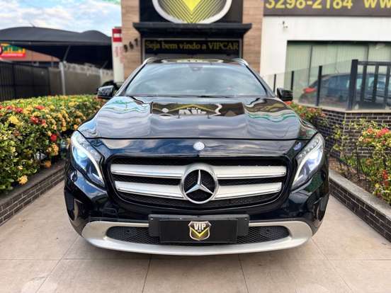 MERCEDES-BENZ-GLA 200-2015