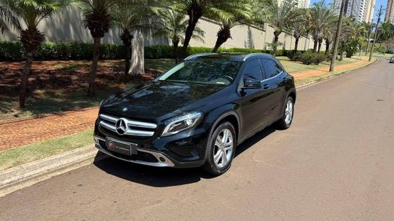 Mercedes-Benz GLA 200 1.6 CGI Style 16V Turbo Flex 4P Automático