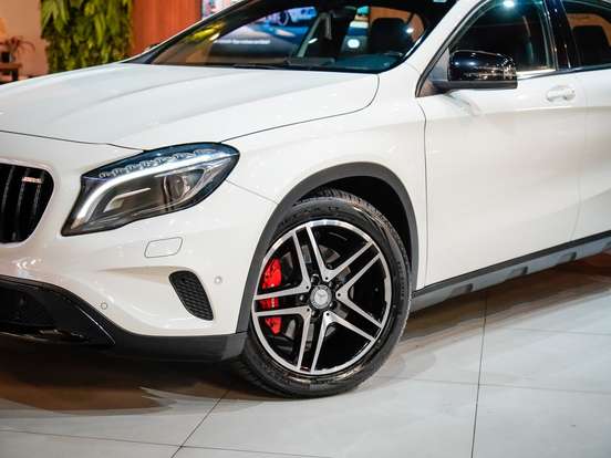 MERCEDES-BENZ-GLA 250-2.0 16V TURBO GASOLINA VISION 4P AUTOMÁTICO MERCEDES-BENZ-GLA 250-2015