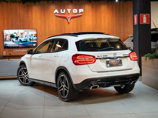 MERCEDES-BENZ-GLA 250-2.0 16V TURBO GASOLINA VISION 4P AUTOMÁTICO MERCEDES-BENZ-GLA 250-2015