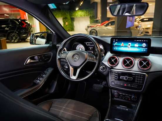 MERCEDES-BENZ-GLA 250-2015