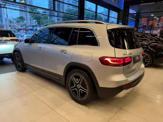 MERCEDES-BENZ-GLB 200-2021