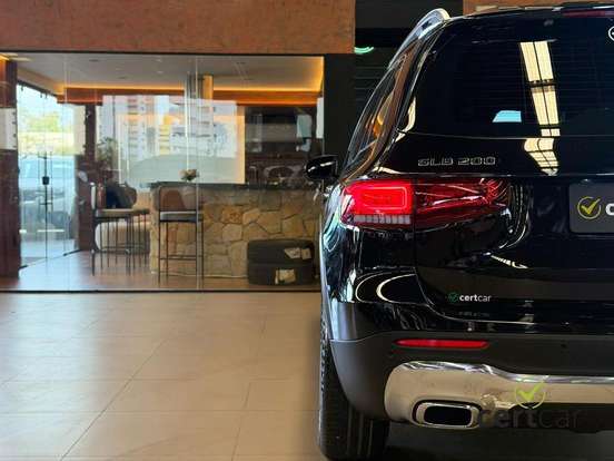 MERCEDES-BENZ-GLB 200-2021