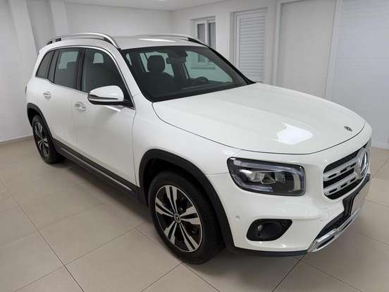 MERCEDES-BENZ-GLB 200-2021