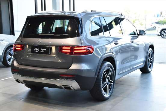 MERCEDES-BENZ-GLB 200-2023