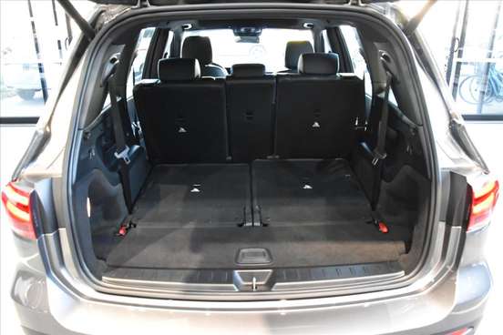 MERCEDES-BENZ-GLB 200-2023