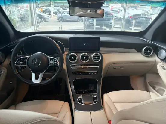 MERCEDES-BENZ-GLC 300-2020