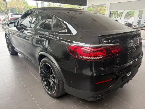 MERCEDES-BENZ-GLC 300-2020