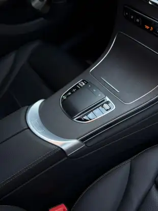 MERCEDES-BENZ-GLC 300-2023