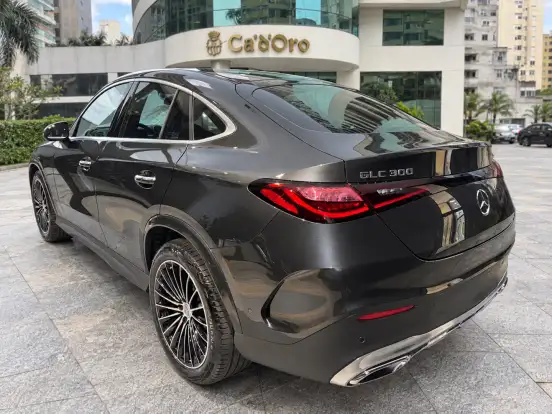 MERCEDES-BENZ-GLC 300-2026