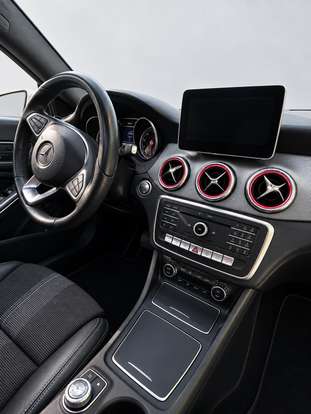 MERCEDES-BENZ-CLA 200-2016