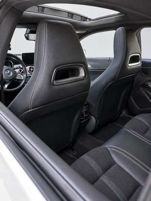 MERCEDES-BENZ-CLA 200-2016