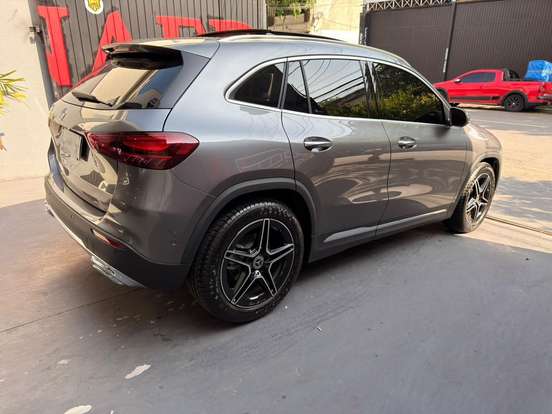 MERCEDES-BENZ-GLA 200-2026