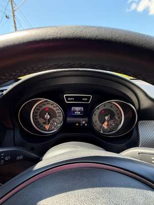 MERCEDES-BENZ-GLA 200-2016