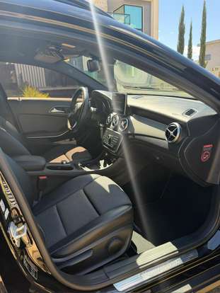 MERCEDES-BENZ-GLA 200-2016
