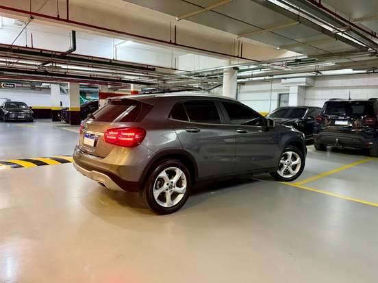 MERCEDES-BENZ-GLA 200-2018