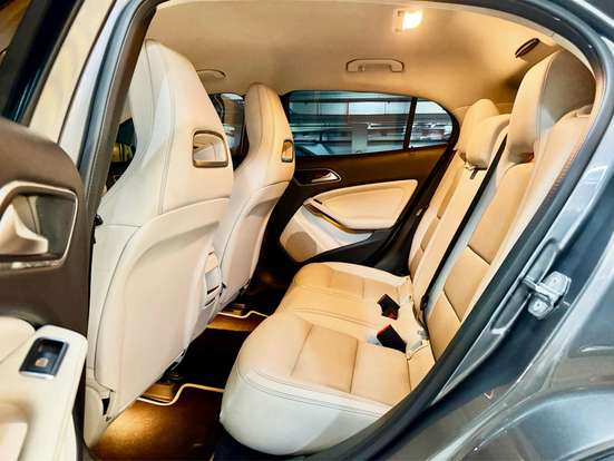MERCEDES-BENZ-GLA 200-2018