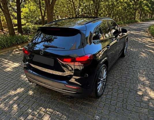 MERCEDES-BENZ-GLA 35 AMG-2024