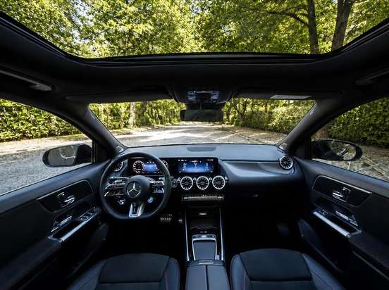 MERCEDES-BENZ-GLA 35 AMG-2024
