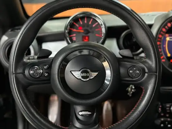 MINI-COOPER-1.6 COUPÉ JOHN COOPER WORKS 16V TURBO GASOLINA 2P AUTOMÁTICO MINI-COOPER-2013