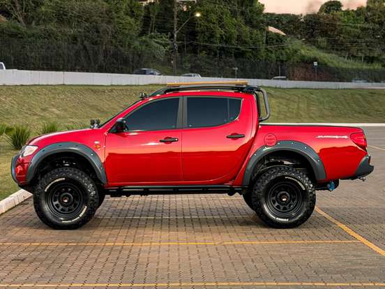 MITSUBISHI-L200 SAVANA-3.2 4X4 16V TURBO INTERCOOLER DIESEL 4P MANUAL MITSUBISHI-L200 SAVANA-2013