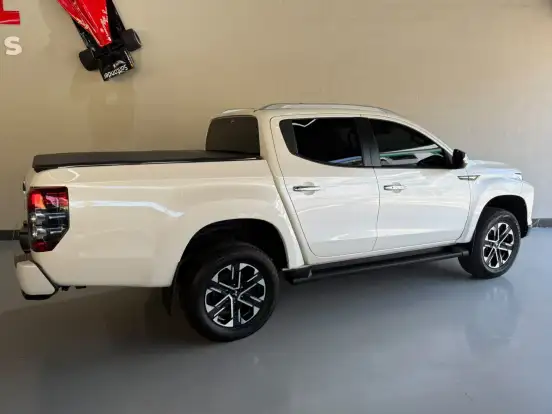 MITSUBISHI-L200 TRITON-2023