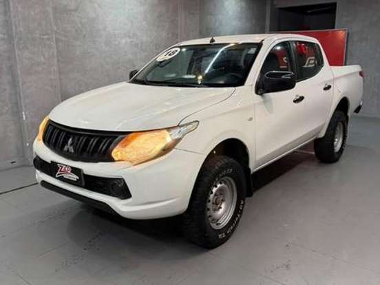 MITSUBISHI-L200 TRITON-2.4 16V TURBO DIESEL SPORT GL CD 4P 4X4 MANUAL MITSUBISHI-L200 TRITON-2018