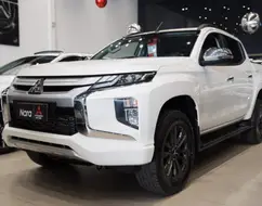 MITSUBISHI L200 TRITON 2.4 16V TURBO DIESEL SPORT HPE CD 4P 4X4 AUTOMÁTICO MITSUBISHI L200 TRITON 2.4 16V TURBO DIESEL SPORT HPE CD 4P 4X4 AUTOMÁTICO