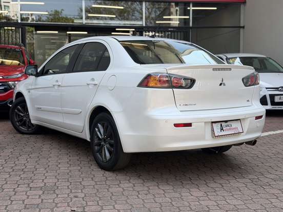 MITSUBISHI-LANCER-2.0 HL 16V GASOLINA 4P AUTOMÁTICO MITSUBISHI-LANCER-2016