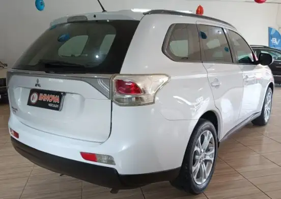 MITSUBISHI-OUTLANDER-2014