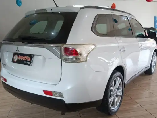 MITSUBISHI-OUTLANDER-2.0 16V GASOLINA 4P AUTOMÁTICO MITSUBISHI-OUTLANDER-2014