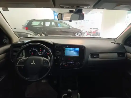 MITSUBISHI-OUTLANDER-2.0 16V GASOLINA 4P AUTOMÁTICO MITSUBISHI-OUTLANDER-2014