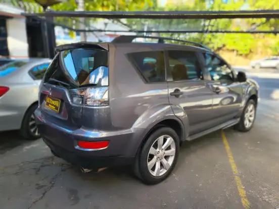MITSUBISHI-OUTLANDER-2.0 16V GASOLINA 4P AUTOMÁTICO MITSUBISHI-OUTLANDER-2013