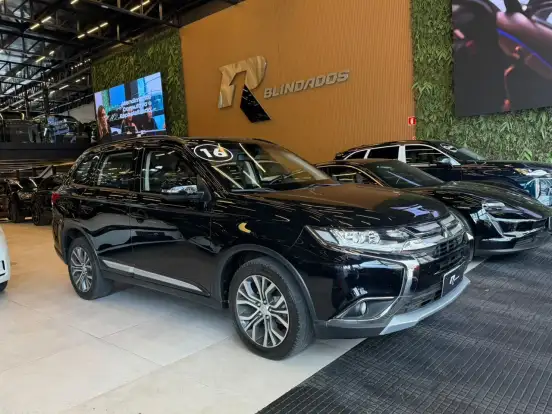 MITSUBISHI-OUTLANDER-2015
