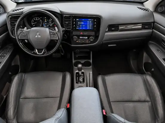 MITSUBISHI-OUTLANDER-2015
