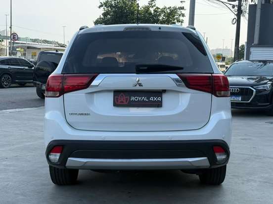 MITSUBISHI-OUTLANDER-2.0 16V GASOLINA 4P AUTOMÁTICO MITSUBISHI-OUTLANDER-2015