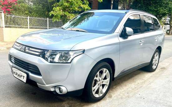 MITSUBISHI-OUTLANDER-2013