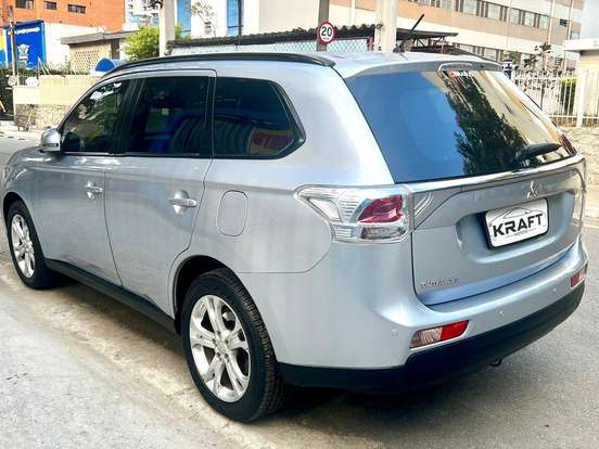 MITSUBISHI-OUTLANDER-2.0 16V GASOLINA 4P AUTOMÁTICO MITSUBISHI-OUTLANDER-2013