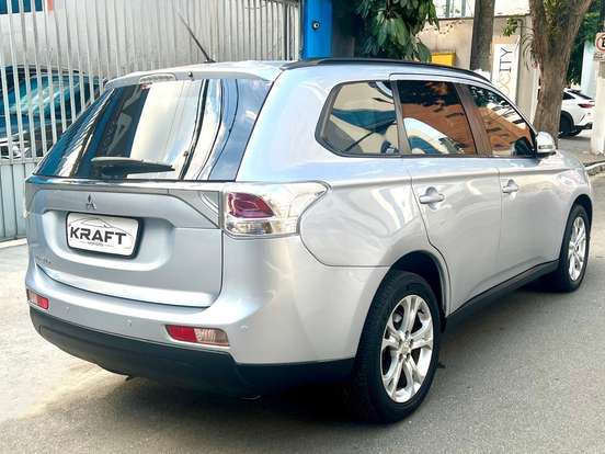 MITSUBISHI-OUTLANDER-2.0 16V GASOLINA 4P AUTOMÁTICO MITSUBISHI-OUTLANDER-2013