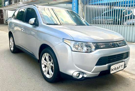 MITSUBISHI-OUTLANDER-2013