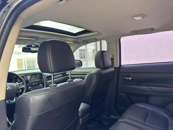 MITSUBISHI-OUTLANDER-2017