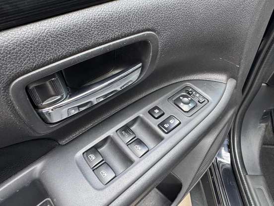 MITSUBISHI-OUTLANDER-2.0 COMFORT 16V GASOLINA 4P AUTOMÁTICO MITSUBISHI-OUTLANDER-2017