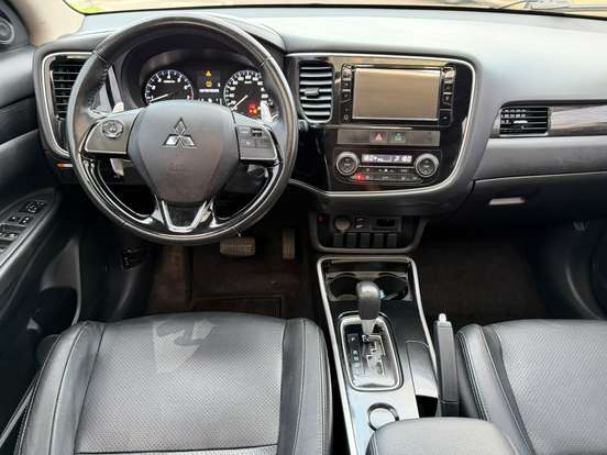 MITSUBISHI-OUTLANDER-2.0 COMFORT 16V GASOLINA 4P AUTOMÁTICO MITSUBISHI-OUTLANDER-2017